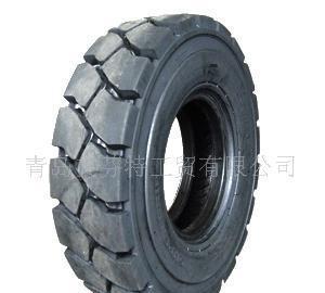港口重型机械的坚实伙伴 14.00-24与14.00-25港口轮胎
